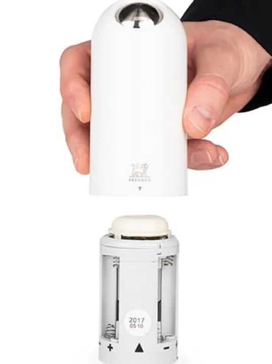 Peugeot Saveurs Alaska Moulin à sel électrique en abs 17 cm -> Moulins À Sel Et Salières