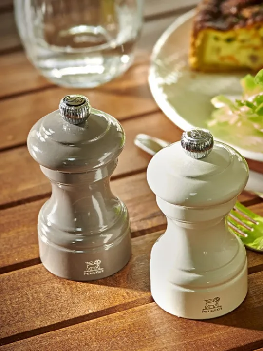 Peugeot Saveurs Bistro Moulin à poivre manuel en bois laqué, gris perle 10 cm - 4in. -> Moulins À Poivre