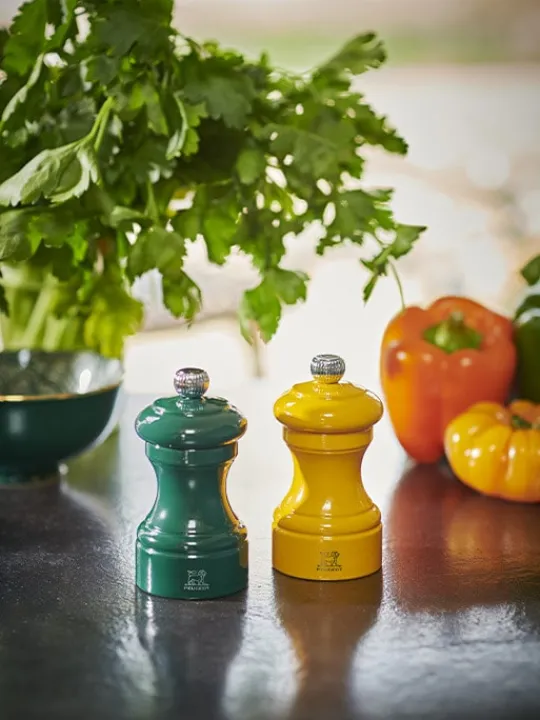 Peugeot Saveurs Bistro Moulin à poivre manuel en bois laqué, vert forêt, 10 cm - 4in. -> Envie De Couleurs | Moulins À Poivre