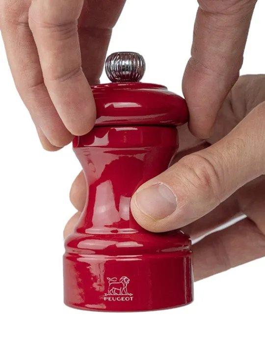 Peugeot Saveurs Bistro Moulin à sel manuel en bois laqué, rouge passion, 10 cm - 4" -> Envie De Couleurs | Moulins À Sel Et Salières