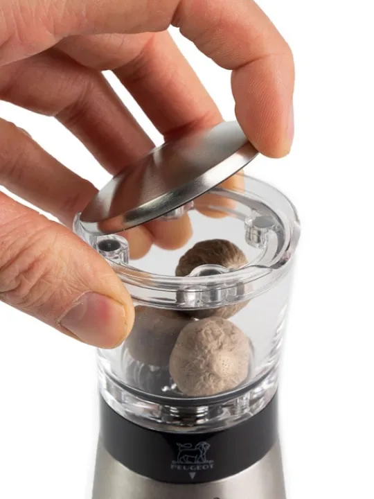 Peugeot Saveurs Daman Moulin à muscade manuel en inox et acryl 15 cm -> Envie De Design | Envie De Saveurs