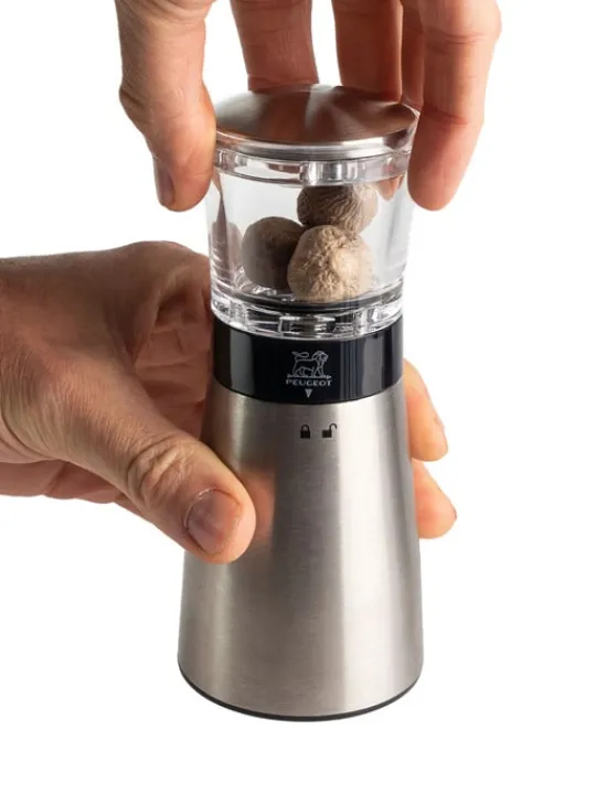 Peugeot Saveurs Daman Moulin à muscade manuel en inox et acryl 15 cm -> Envie De Design | Envie De Saveurs