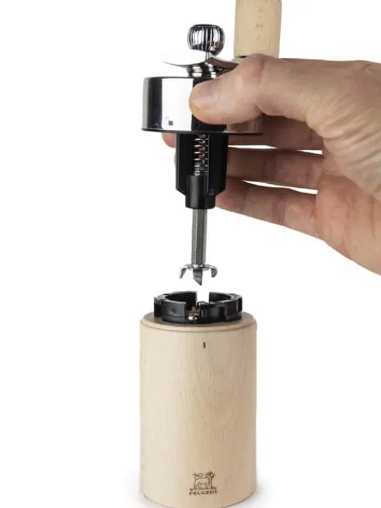 Peugeot Saveurs Isen Moulin à muscade manuel en bois, , 16 cm - 6,25" -> Envie De Design | Envie De Saveurs