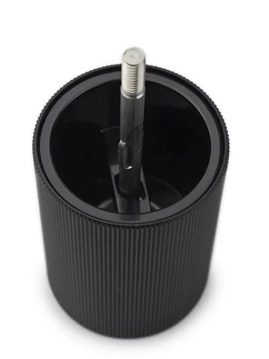 Peugeot Saveurs Line Moulin à poivre manuel en bois et aluminium noir mat, 12 cm - 4,75in -> Envie De Design | Moulins À Poivre