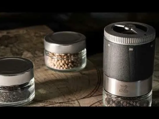 Peugeot Saveurs Maestro Moulin à poivre manuel u'select en bois avec réservoir interchangeable, , 11 cm - 4in -> Idées Cadeaux -100€ | Envie De Saveurs