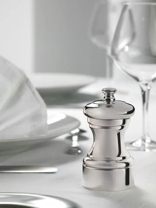 Peugeot Saveurs Mignonnette moulin à sel manuel en métal argenté 10 cm. -> Moulins À Sel Et Salières