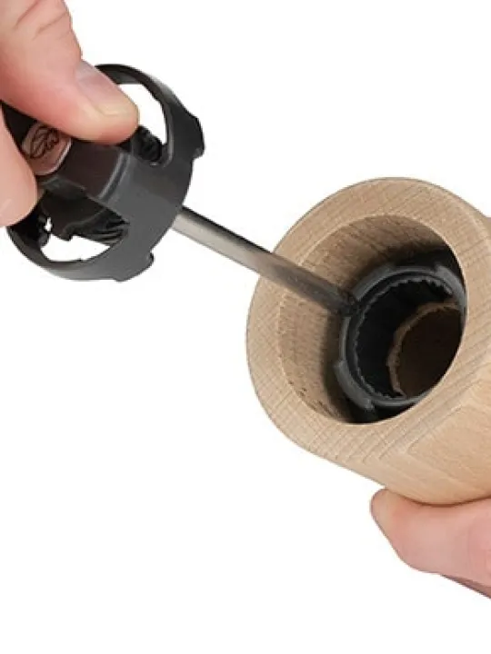 Peugeot Saveurs Naka moulin à graines de lin en bois naturel 11 cm - 4,5‘‘ -> Envie De Saveurs | Moulins Expert