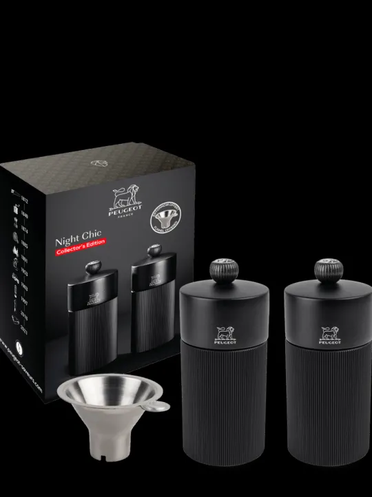 Peugeot Saveurs Night chic Coffret cadeau - duo de moulins à poivre et à sel manuels line noir mat 12 cm et son entonnoir en inox -> Idées Cadeaux -100€ | Coffrets Cadeaux