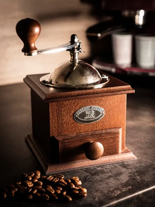 Peugeot Saveurs Nostalgie Moulin à café manuel ancien en bois couleur chocolat 21 cm -> Moulins À Café