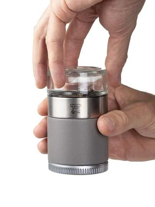 Peugeot Saveurs Pack maestro linéa Coffret bar à poivres maestro gris roche et plateau linéa -> Envie De Saveurs | Idées Cadeaux -100€