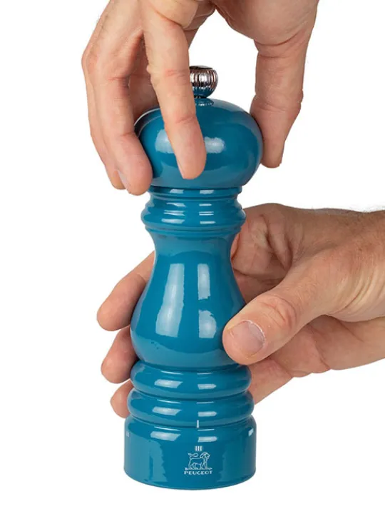 Peugeot Saveurs Paris u'select Moulin à sel manuel u'select en bois laqué, bleu pacifique, 18 cm - 7in -> Idées Cadeaux -100€ | Envie De Couleurs