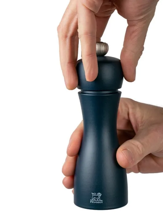 Peugeot Saveurs Tahiti Moulin à poivre manuel en bois, 15 cm, bleu -> Envie De Couleurs | Moulins À Poivre